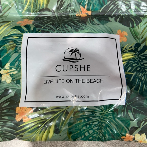 New! Adorable Striped Cut Out Keyhole 2pc Bikini Swimsuit - Picture 5 of 6